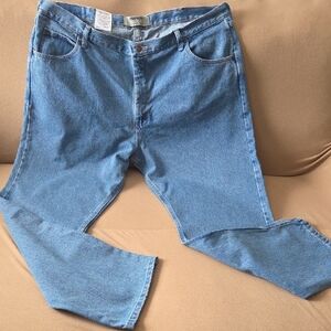 Wrangler Men's Relaxed Fit Blue Jeans